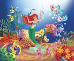 Puzzle de Ariel, la sirenita, bailando con sus amigos los peces