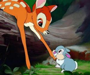Puzzle de Bambi y Tambor jugando en el bosque