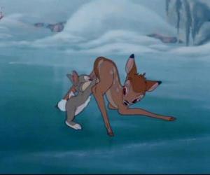 Puzzle de Bambi y Tambor sobre el lago helado