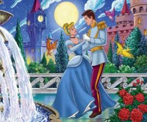Puzzle de Cenicienta y el Príncipe bailando enamorados en el jardín