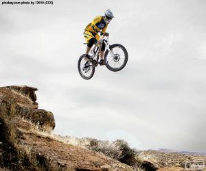 Puzzle de Ciclista de BTT o mountain bike saltando