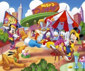 Puzzle de Donald tropieza con el helado de Pluto y tira todos los batidos encima de Mickey ante la atenta mirada de Minnie, Daisy y sus tres hijos