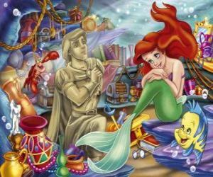 Puzzle de La Sirenita Ariel contenta con todos sus regalos