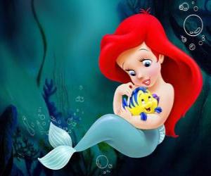 Puzzle de La sirenita Ariel soñando con su principe azul al lado de su amigo el pez Flounder