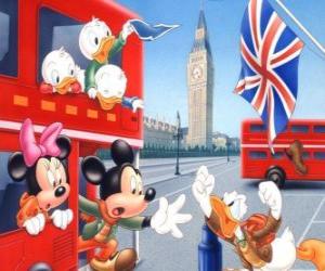 Puzzle de Mickey Mouse y Minnie en Londres con Donald y sus hijos