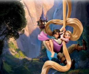 Puzzle de Rapunzel y Flynn colgados de su larga cabellera