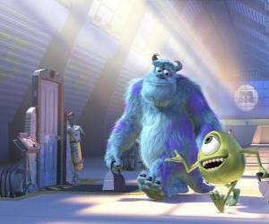 Puzzle de Sulley y su amigo Mike en una de las puertas que dan acceso desde Monstruopolis al mundo de los humanos