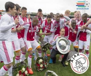 Puzzle de Ajax de Ámsterdam, campeón de la liga holandesa de fútbol Eredivisie 2013-2014