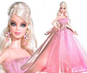 Puzzle de Barbie con un vestido rosa