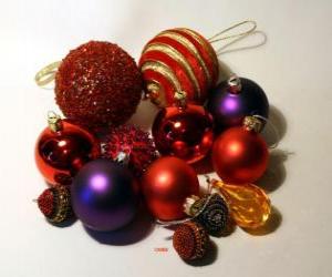 Puzzle de Conjunto de bolas de Navidad con diferentes decoraciones