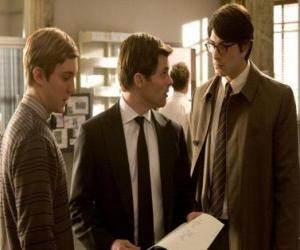 Puzzle de El reportero Clark Kent en el edificio del Daily Planet, el periódico donde trabaja