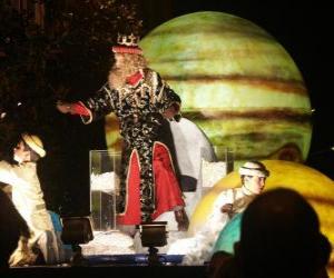 Puzzle de El Rey Gaspar en la cabalgata tirando caramelos