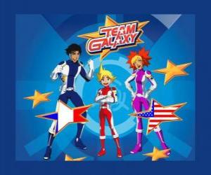 Puzzle de El Team Galaxy formado por Yoko, Brett y Josh