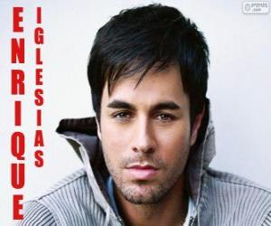 Puzzle de Enrique Iglesias, cantante y compositor español