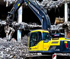 Puzzle de Excavadora en una demolición