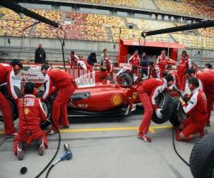Puzzle de Ferrari entrenando un pit stop, Shanghai, 2010