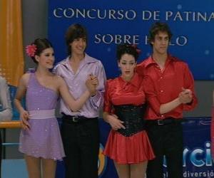 Puzzle de Guido, Tamara, Josefina y Gonzalo bailan en el concurso de patinaje sobre hielo