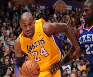 Puzzle de Kobe Bryant jugando un partido de baloncesto