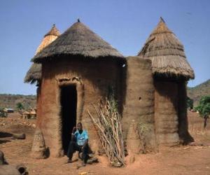 Puzzle de Kutammaku – País de los batammariba, cuyas casas-torre construidas en adobe (takienta) se han convertido en uno de los símbolos del país. Togo