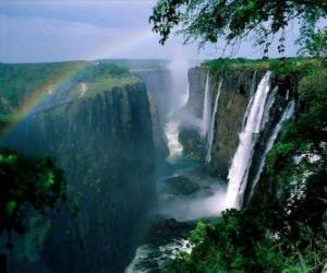 Puzzle de Las Cataratas Victoria en el río Zambeze en la frontera de Zambia y Zimbaue