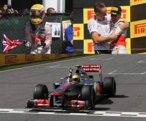 Puzzle de Lewis Hamilton celebra su victoria en el Gran Premio de Canadá (2012)