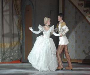 Puzzle de Los príncipes en el baile nupcial en la fiesta de su boda