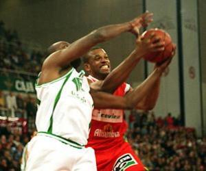 Puzzle de Luchando por un rebote