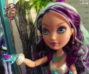 Puzzle de Madeline Hatter, estudiante de Ever After High