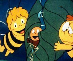 Puzzle de Maya y Willi ayudando a un gusano