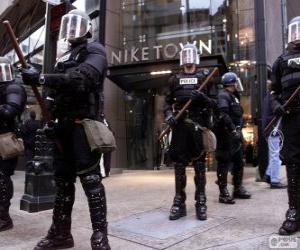 Puzzle de Policías antidisturbios
