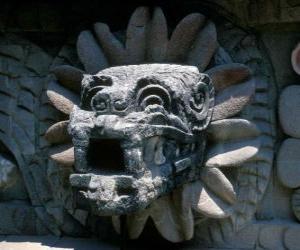 Puzzle de Quetzalcóatl, el dios mexica o azteca de la vida, la serpiente emplumada