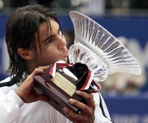 Puzzle de Rafa Nadal con un trofeo