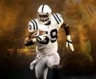 Jugador de futbol americano, running back, directo al touchdown