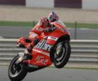 Casey Stoner levantando rueda