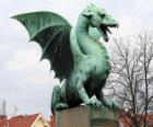 Escultura dragón alado