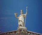 Atenea o Atena, en la mitología griega diosa de la sabiduría, la estrategia y la guerra justa