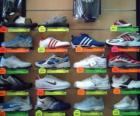 Zapatillas de deporte o deportivas, calzado de piel o lona con suela de goma