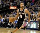 Tony Parker jugando un partido de baloncesto