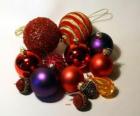 Conjunto de bolas de Navidad con diferentes decoraciones