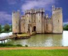 Castillo con puente sobre el río 
