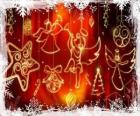Varios adornos navideños para colgar