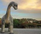Dinosaurio en un paisaje