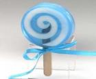 Una piruleta, chupetín, chupeta, chupete, loli, paleta de caramelo, paleta de dulce, palidulce