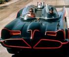 Batman y Robin en su Batmóvil