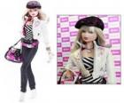 Barbie vestido con ropa de Hello Kitty