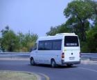 Minibus en una excursión a la montaña