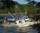 Pequeño barco de pescadores