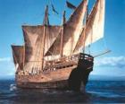 Gran barco pirata con todas las velas desplegadas