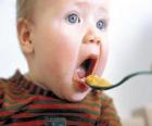 Bebé, comiendo