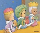 Dibujo de tres niños disfrazados como los tres Reyes Magos de Oriente